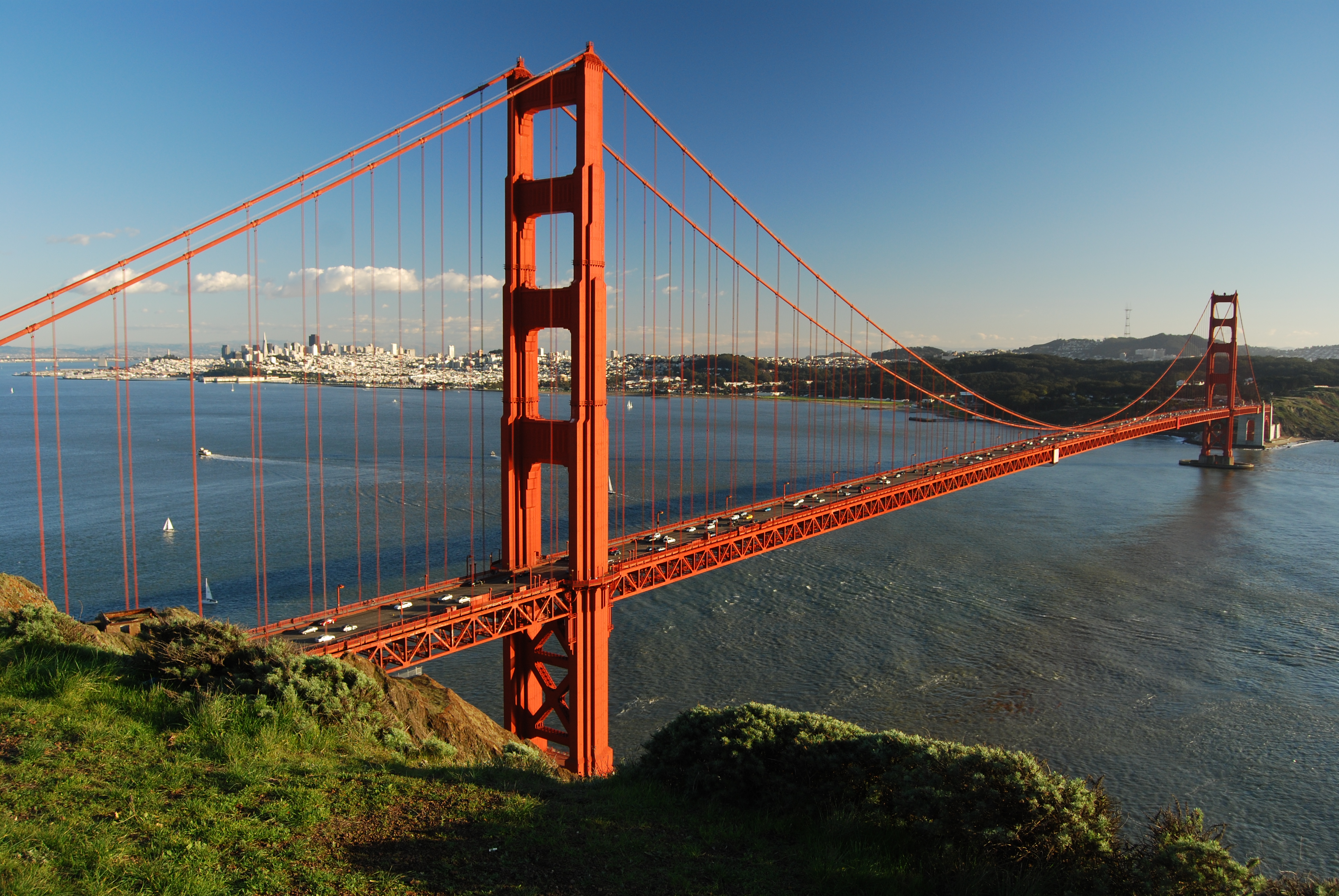 Обои рабочего стола 1366. Золотые ворота Сан-Франциско. Мост золотые ворота (г. Сан-Франциско). Мост золотые ворота США. Голден гейт Сан Франциско город.