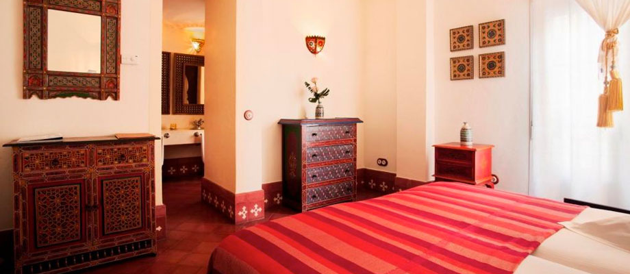 Hoteles con jacuzzi privado en Sevilla. Hotel Alcoba del Rey de Sevilla con jacuzzi privado en la habitación