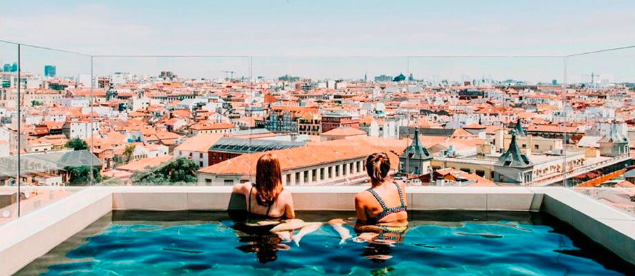 hoteles gran via madrid con piscina