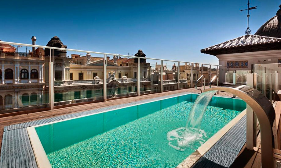 terraza con piscina azotea gran via